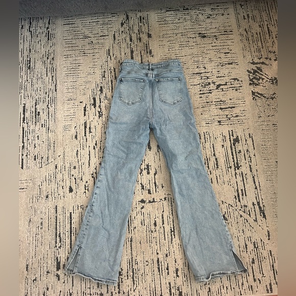 Old Navy High-Rise Flare Jeans - Picture 2 of 3